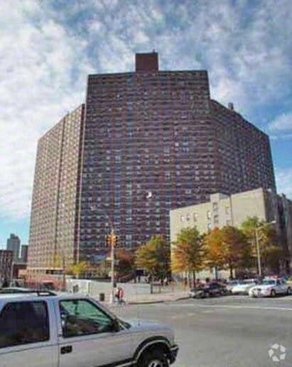 Building Photo - 3333 Broadway