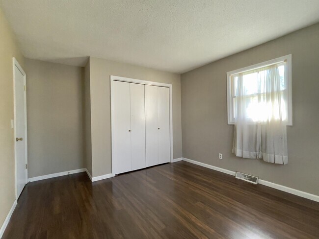 Foto del edificio - 2100 Austin Dr