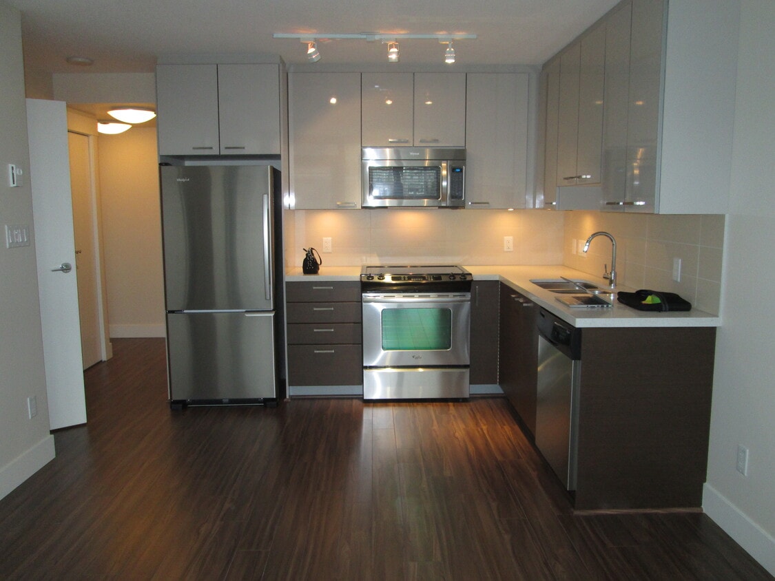 Kitchen/Living Space - 258 Sixth St