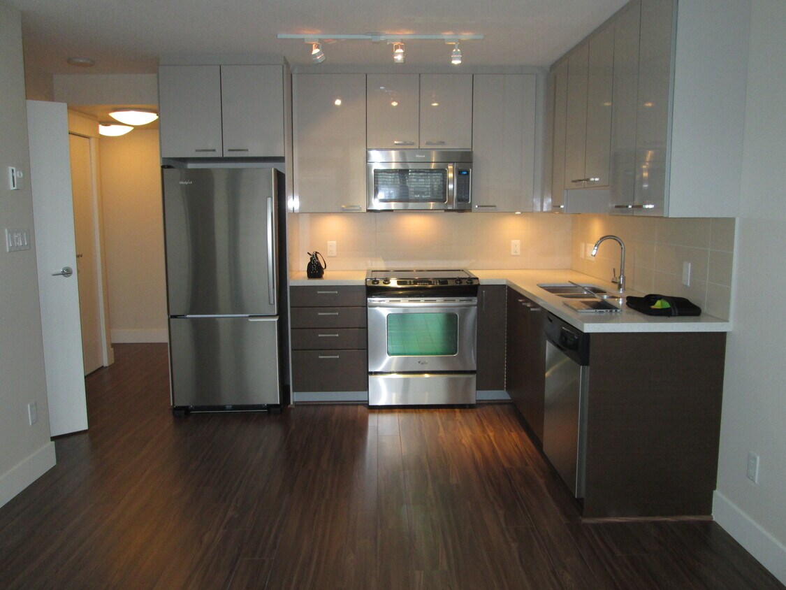 Kitchen/Living Space - 258 Sixth St