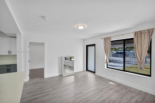 Foto del edificio - 11730 NW 3rd Ave