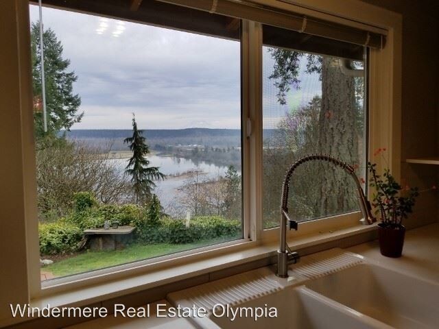 Foto del edificio - 3 br, 3 bath House - 2832 Nisqually Loop NE