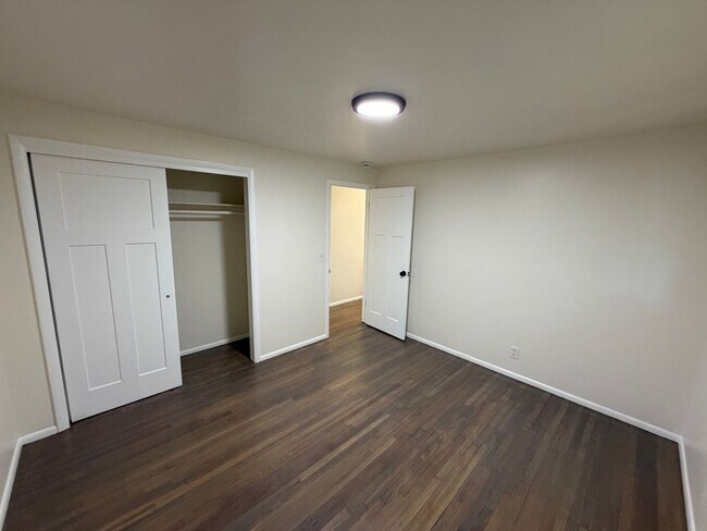 Building Photo - 1168 E 600 S