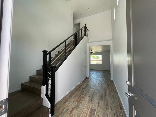 Photo - 2809 N Fair Oaks Ave Townhome