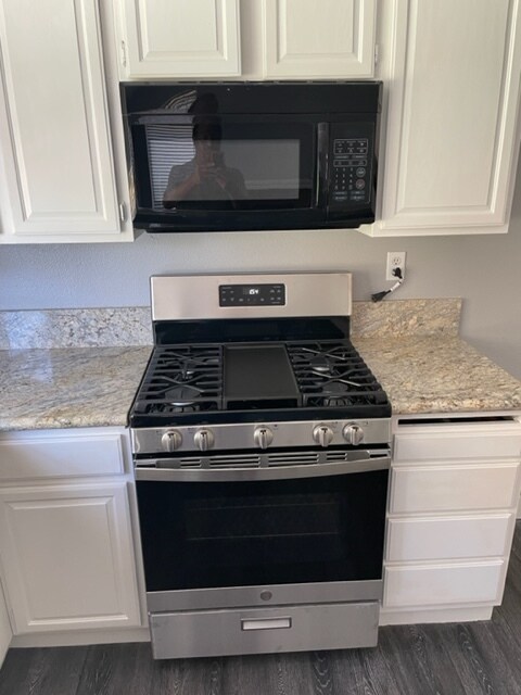 Foto del edificio - 6250 Sunny Meadow Ln