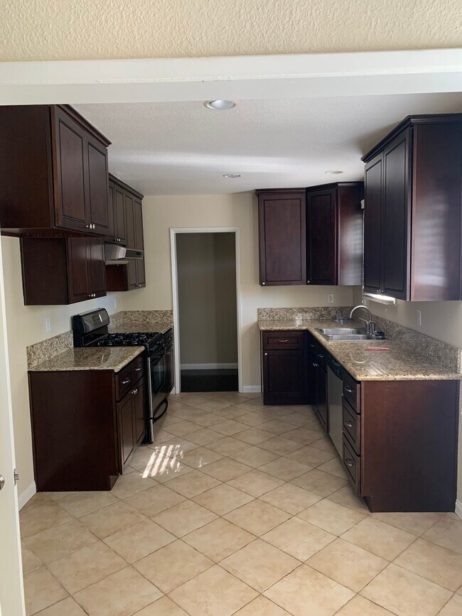 Foto del edificio - 9030 Swinton Ave