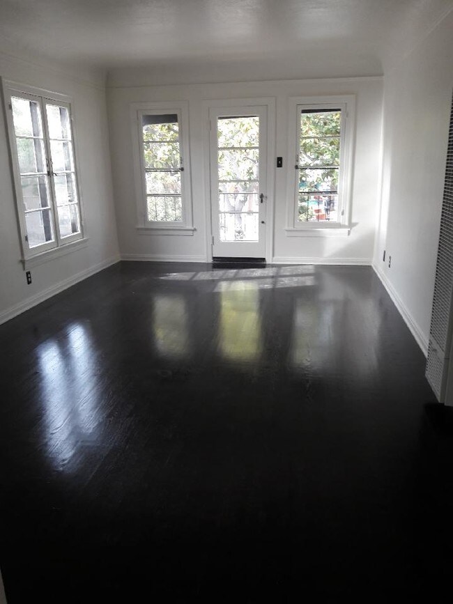 LIving Room - 216 Park Ave