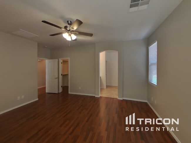 Building Photo - 36331 W Vera Cruz Dr