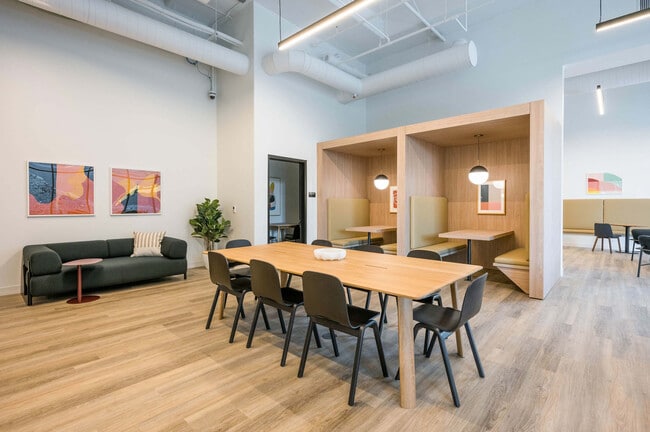 Foto del edificio - 851 W Blackhawk St