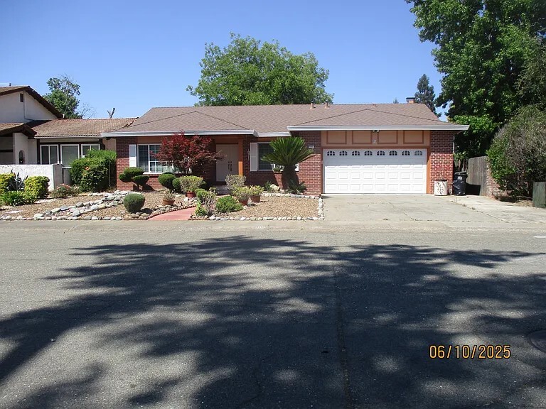 Primary Photo - 7181 Camel Rock Way