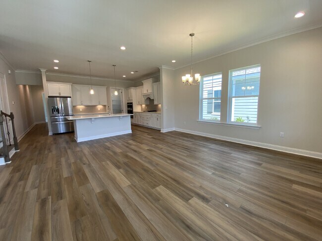 Foto del edificio - Luxury Living in Hampton Lake!