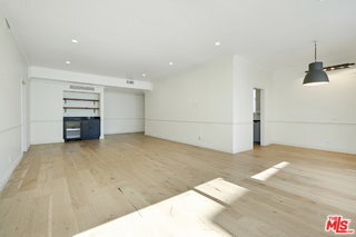 Foto del edificio - 435 N Palm Dr