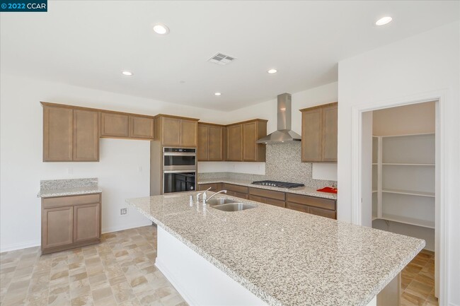 Building Photo - 4674 Stratford Pl