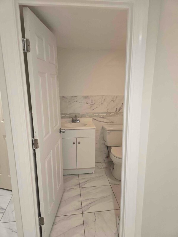 Foto del edificio - 78 Potters Ave