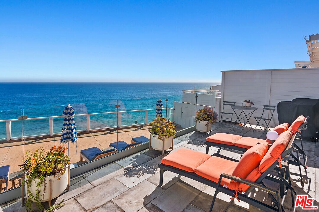 Foto principal - 27400 Pacific Coast Hwy