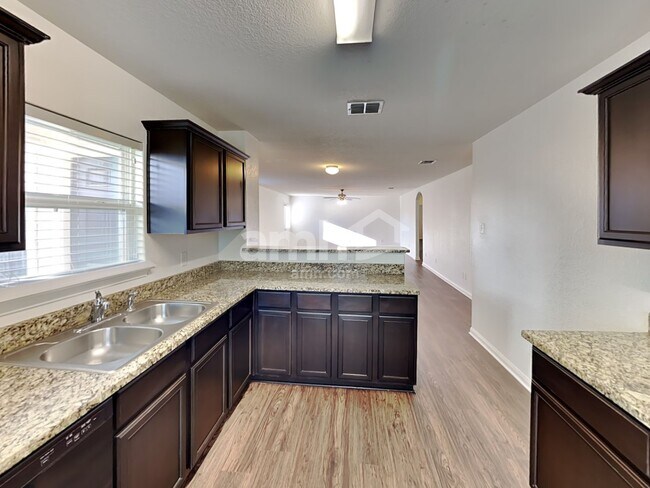 Building Photo - 12315 Siragusa