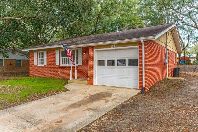 Foto del edificio - Renovated 3 bedroom house in Niceville!