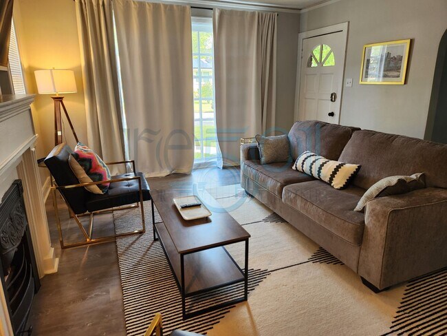 Building Photo - Wonderful Apartment in Hillcrest!