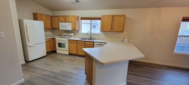 Foto del edificio - 740 Autumn Meadows Dr