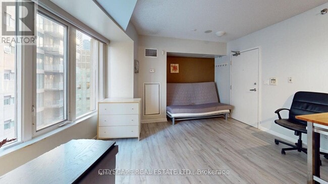 Photo du bâtiment - 200 Victoria St