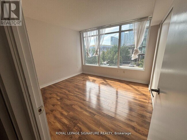 Building Photo - 15 Brunel Ct