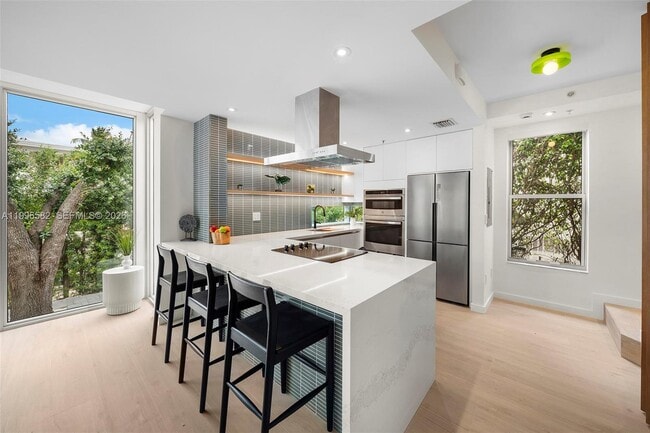 Foto del edificio - 600 76th St