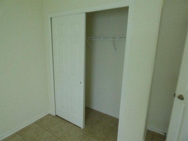 Foto del edificio - 4 bedroom in Jacksonville FL 32216