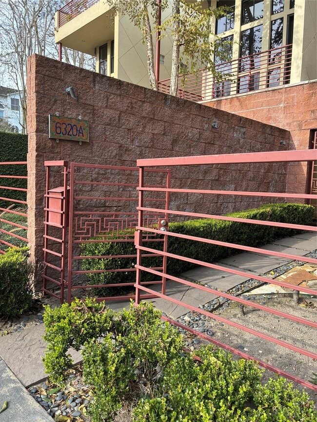 Foto del edificio - 6320 Haskell St