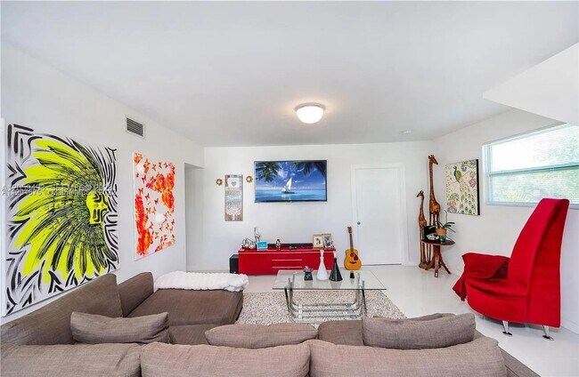 Foto del edificio - 444 NW 77th St