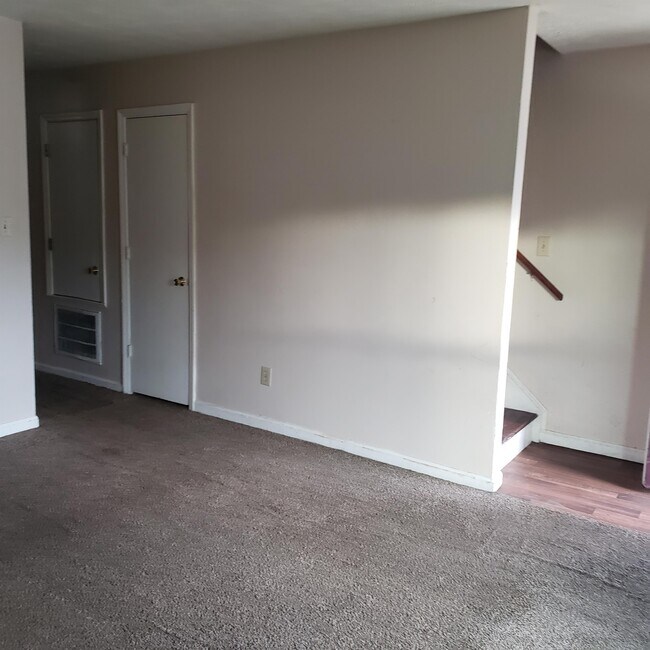 Building Photo - 5742 Aftonshire Dr