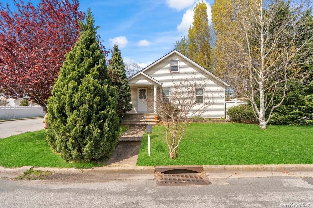 101 Margaretta Ave, Massapequa, NY 11758 House Rental in Massapequa