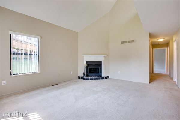 Building Photo - 24794 Cashmere Ct