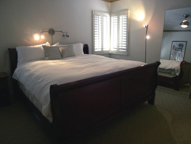 Bedroom - 927 20th St