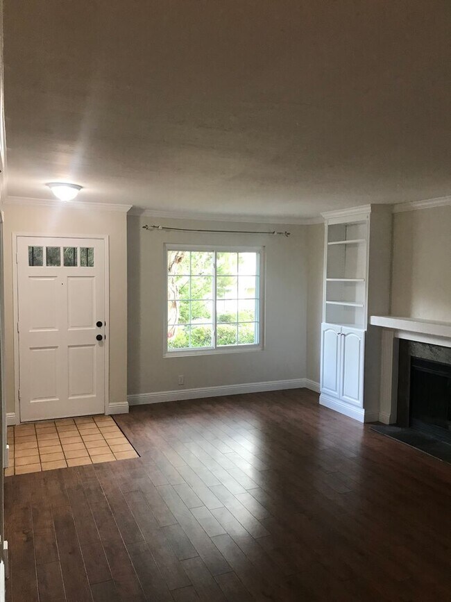 Foto del edificio - Spacious 2 Bedroom Condo in Carmel Valley!