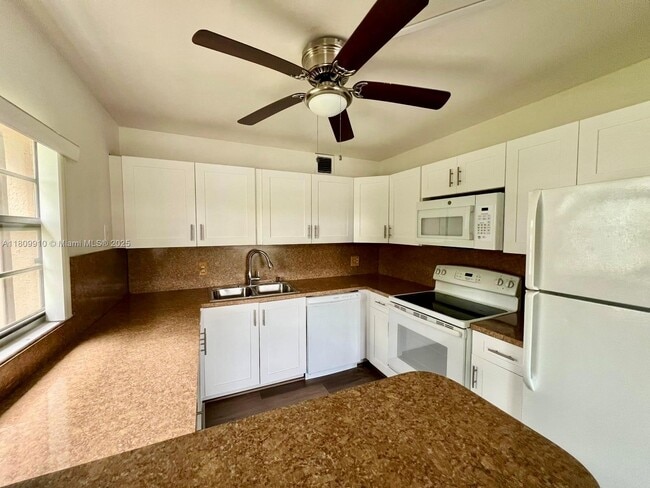 Building Photo - 801 SW 133rd Terrace
