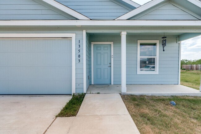Building Photo - 4-BEDROOM HOME IN MISSION DEL LAGO