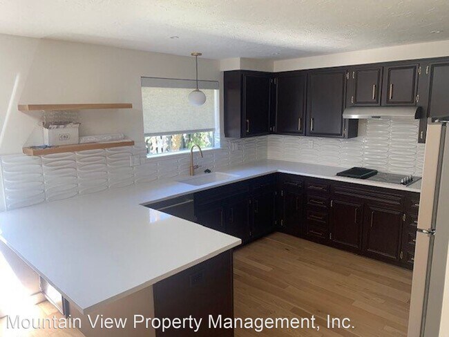 Foto del edificio - 760 NE Innes Ln