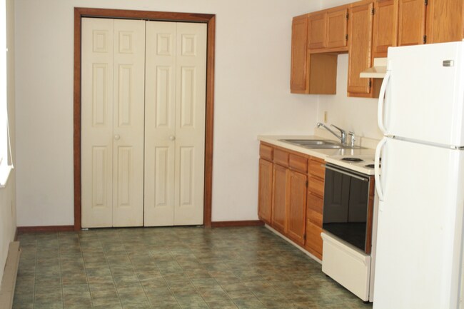 Foto del edificio - 409 Brandon St