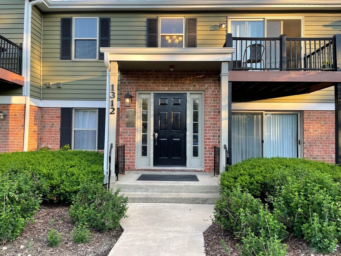 1312 McDowell Rd Unit 104, Naperville, IL 60563 Condo for Rent in