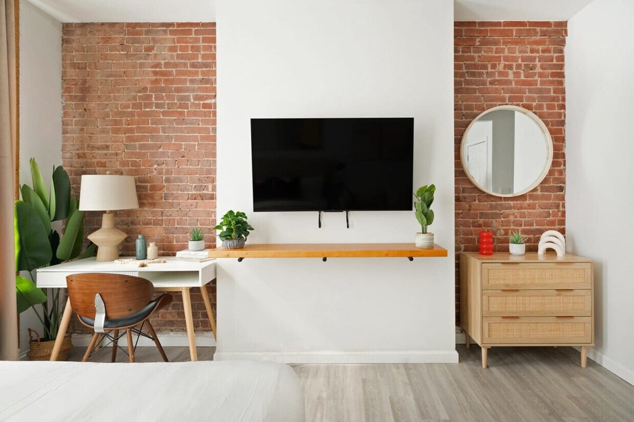 Foto principal - 242 E 75th St