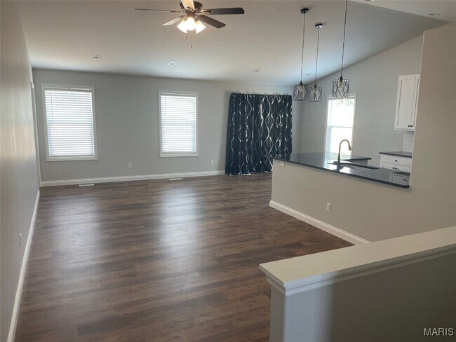 Foto del edificio - 28557 Shallow Water Rd