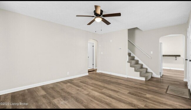 Foto del edificio - 626 Harris Pl