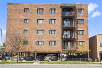 Building Photo - 1601 N 76th Ct