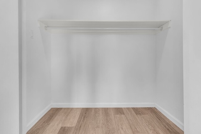 Foto del edificio - 1155 W Exposition Blvd