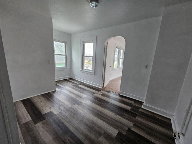 Foto del edificio - SW 4 bedroom 2 bath with fenced yard