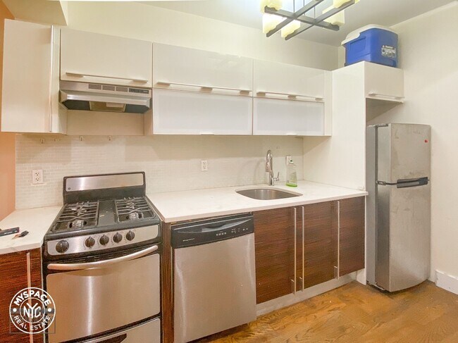 Foto del edificio - 11A Menahan St