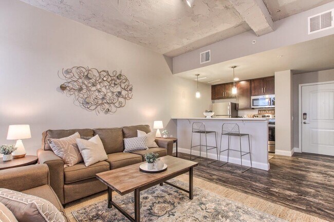 Building Photo - Two 32 Apartments