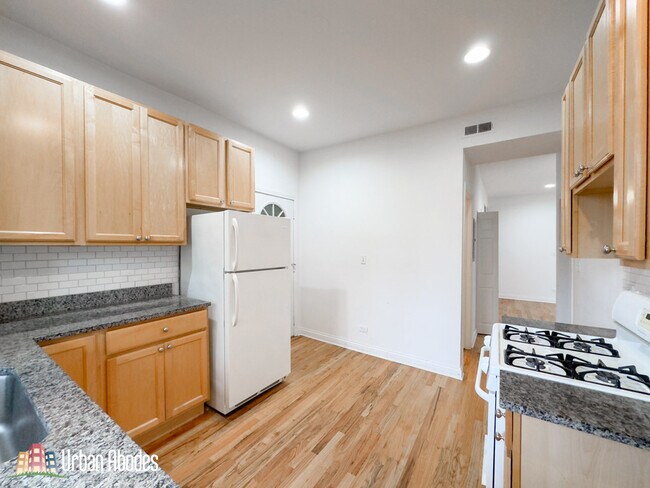 Foto del edificio - 1515 W Cornelia Ave