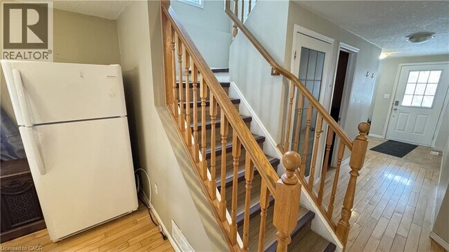 Photo du bâtiment - 559 Violet St