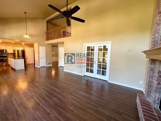 Building Photo - 120 Tall Pine Ln
